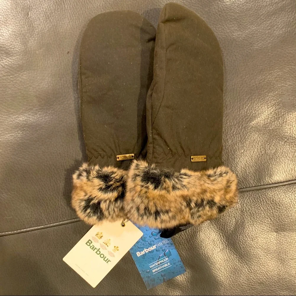 NWTs Barbour Waxed Mittens with Fur Trim